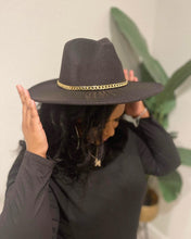 Load image into Gallery viewer, Gold Chain Fedora Hat- Black
